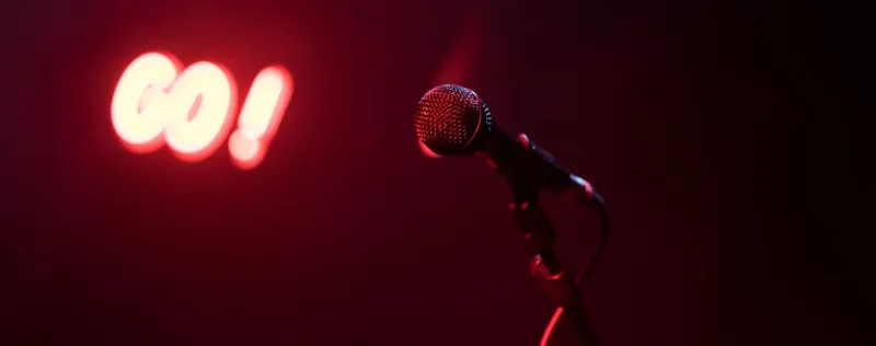 Heridas que se vuelven verso: la poesía sonora española como acto de resistencia colectiva